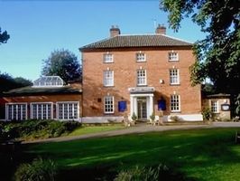 Lydney House - Guest house