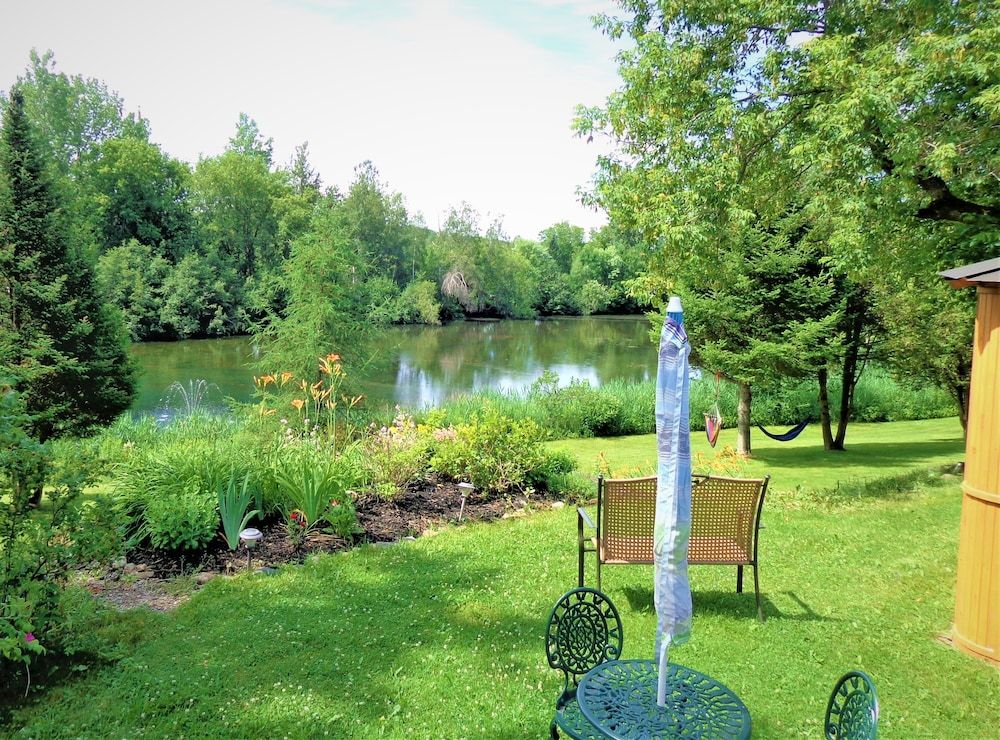 Motel Des Deux Lacs Inc