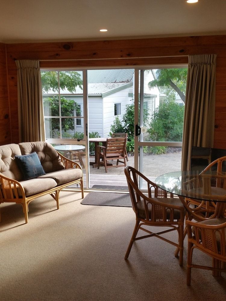 Pauanui Pines Motor Lodge 2