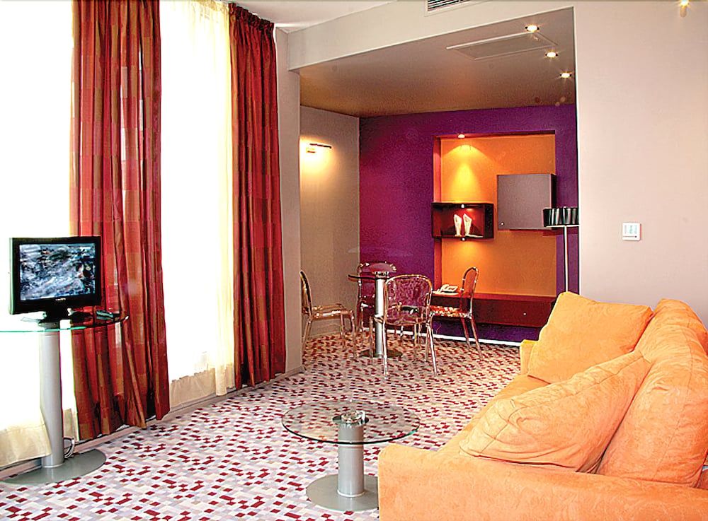 HOTEL MONE 3 estrellas en Plovdiv