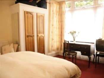 Clairmont Guest House 3