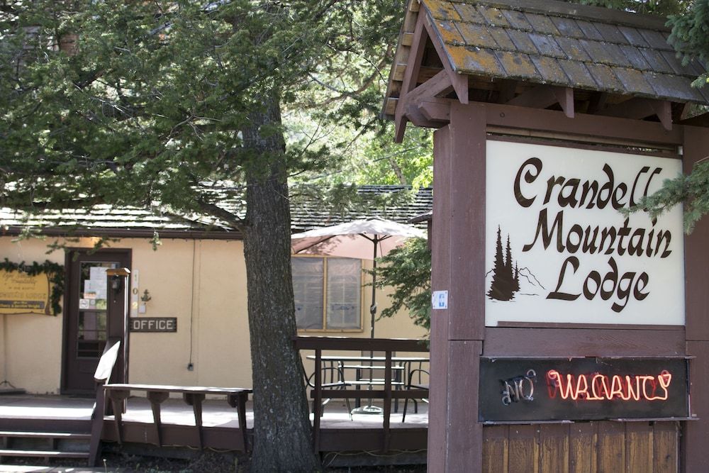 Crandell Mountain Lodge 2