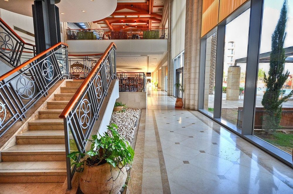 Golden Crown Hotel 2