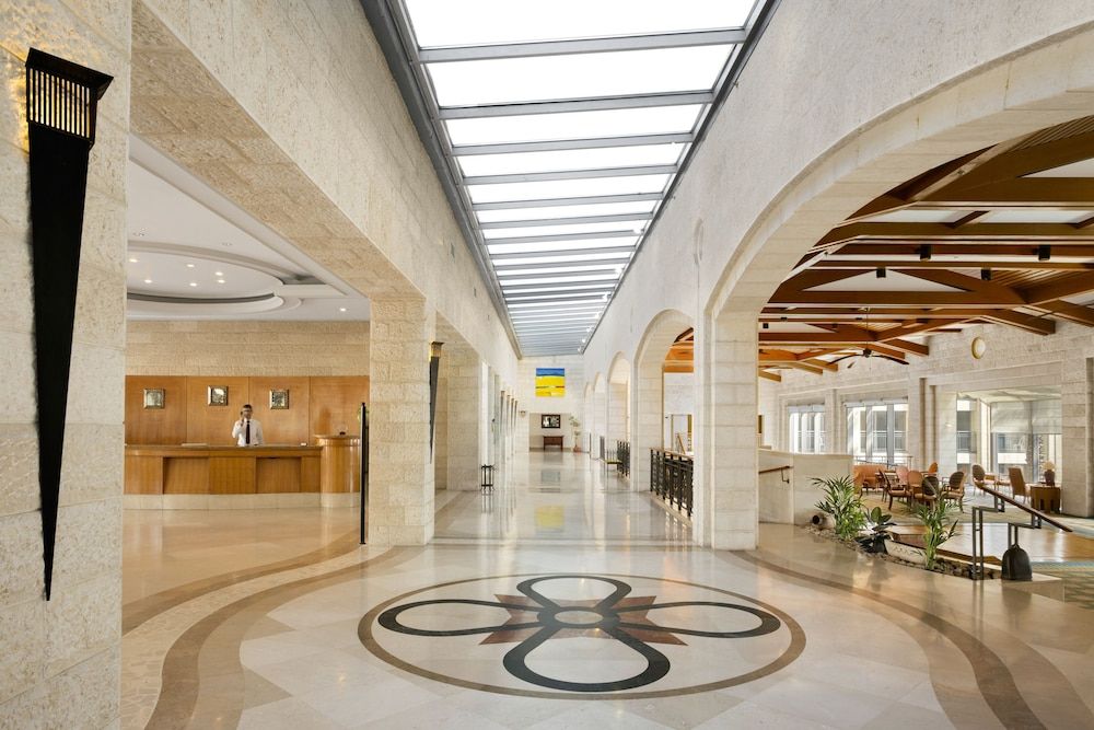 Golden Crown Hotel 3