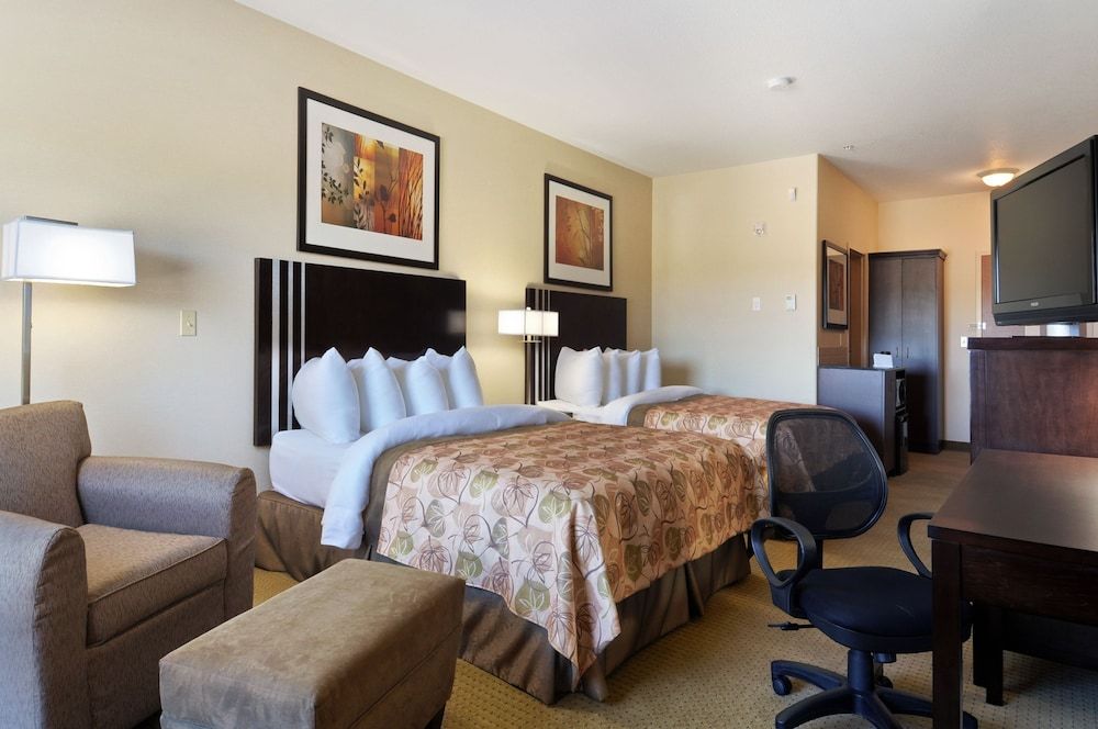 Ramada by Wyndham Lac La Biche 3