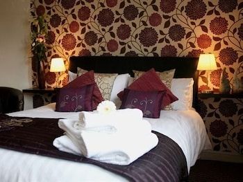 The Bell - Restaurant with rooms 2