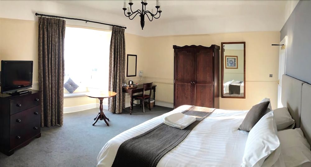 The West Bay Hotel 2