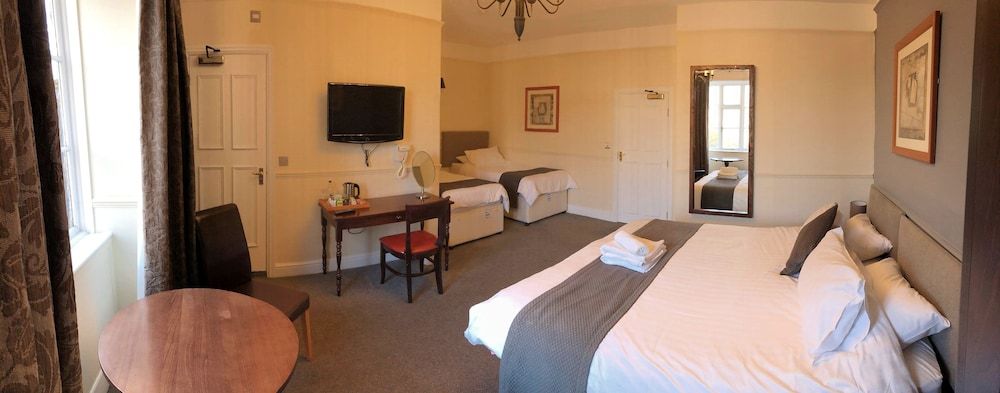 The West Bay Hotel 3