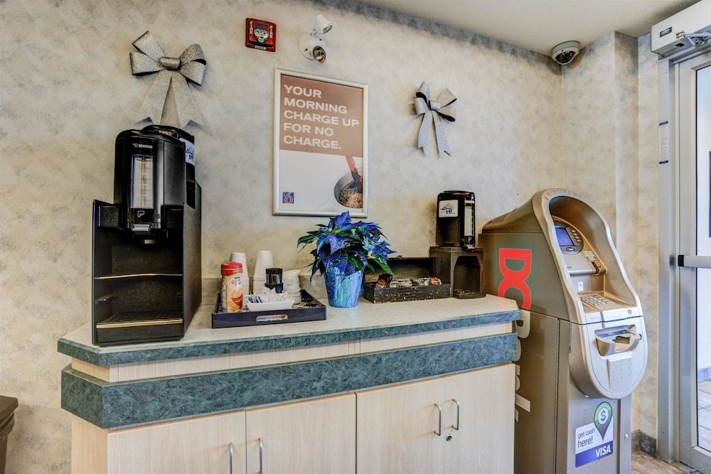 Motel 6 Grande Prairie AB 3