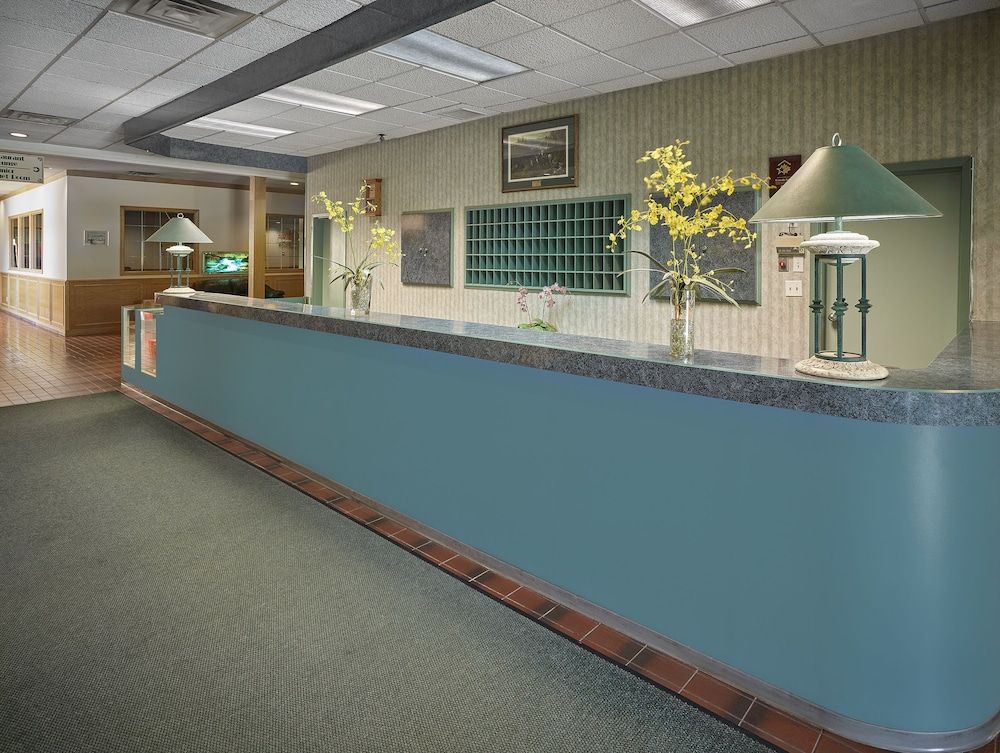 The Crestwood Hotel 3