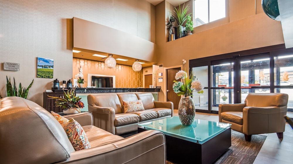 Best Western Plus Wine Country Hotel & Suites 2