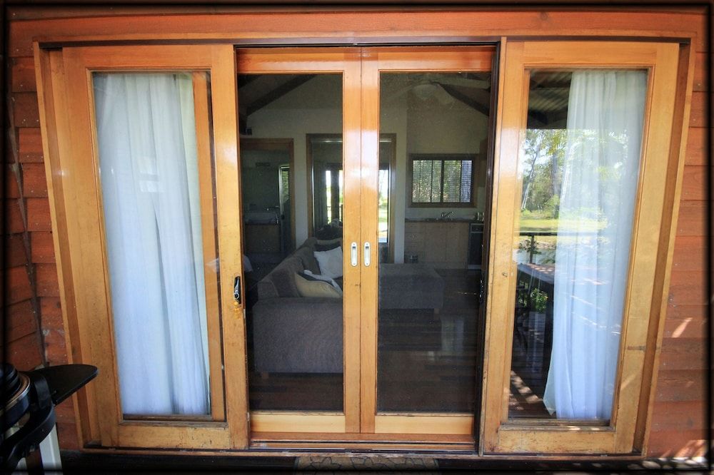 Lake Weyba Cottages Noosa 2