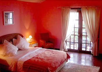 Las Flores Country & Beachside Hotel 3