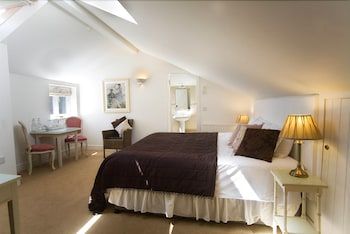 Cottage Lodge Hotel 2