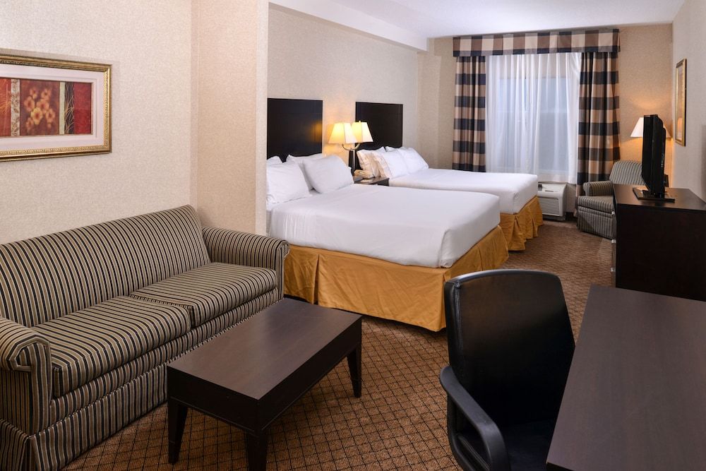 Holiday Inn Express Halifax Airport 3