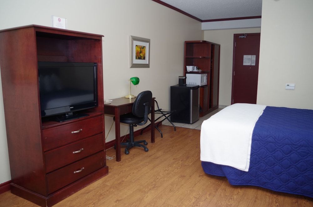 Causeway Bay Hotel Sparwood 2