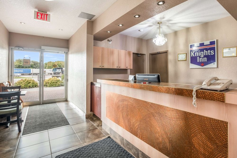 Knights Inn Orillia 3