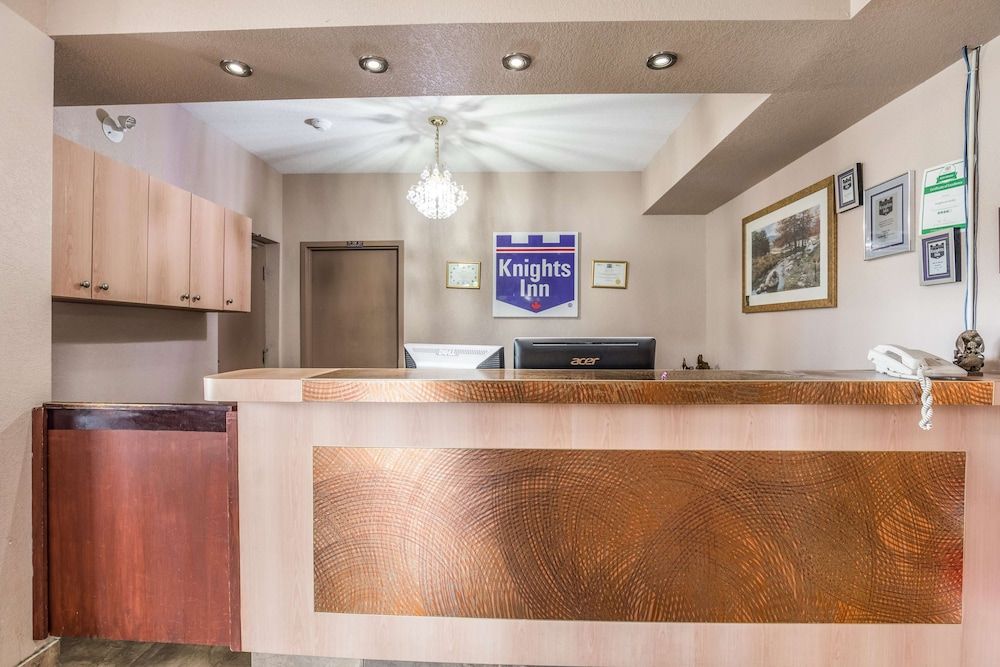 Knights Inn Orillia 2