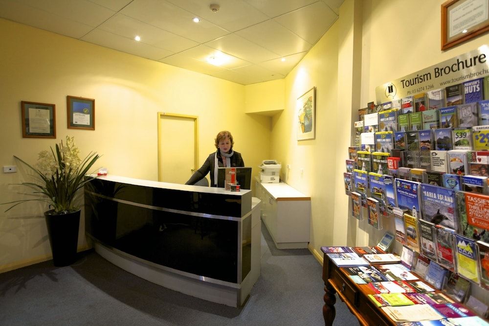 Mayfair Plaza Motel 2