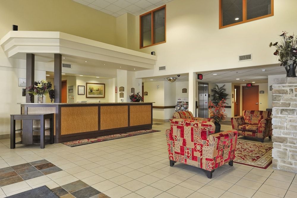 Super 8 by Wyndham Barrie 2