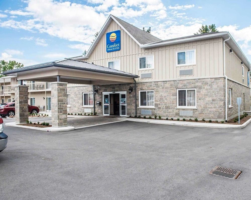 Comfort Inn & Suites Thousand Islands Harbour District 1