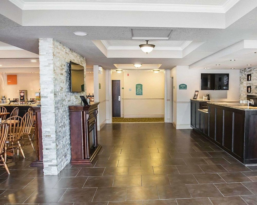 Comfort Inn & Suites Thousand Islands Harbour District 3