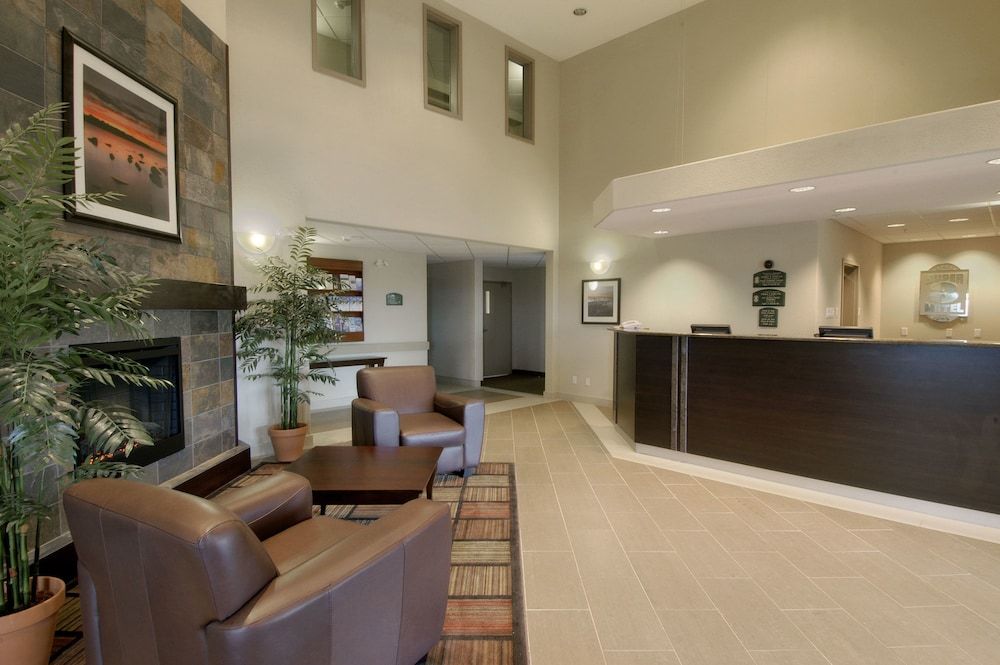 Super 8 by Wyndham Windsor NS 2