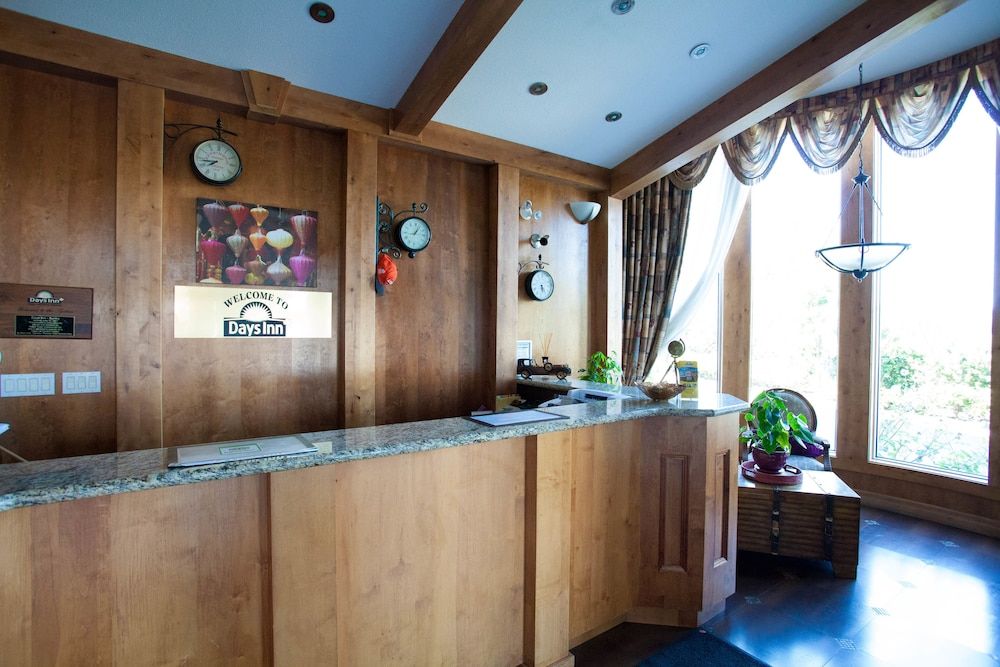 Days Inn by Wyndham Surrey 2