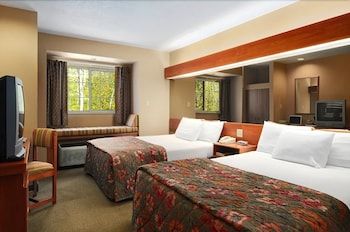 Parry Sound Inn & Suites