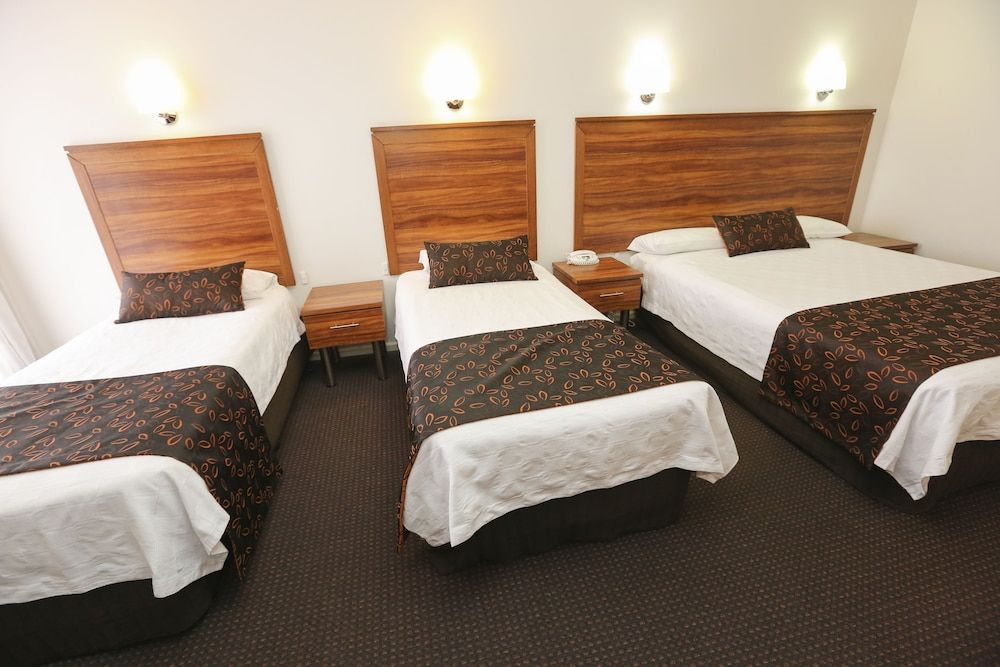 Comfort Inn Deakin Palms 3