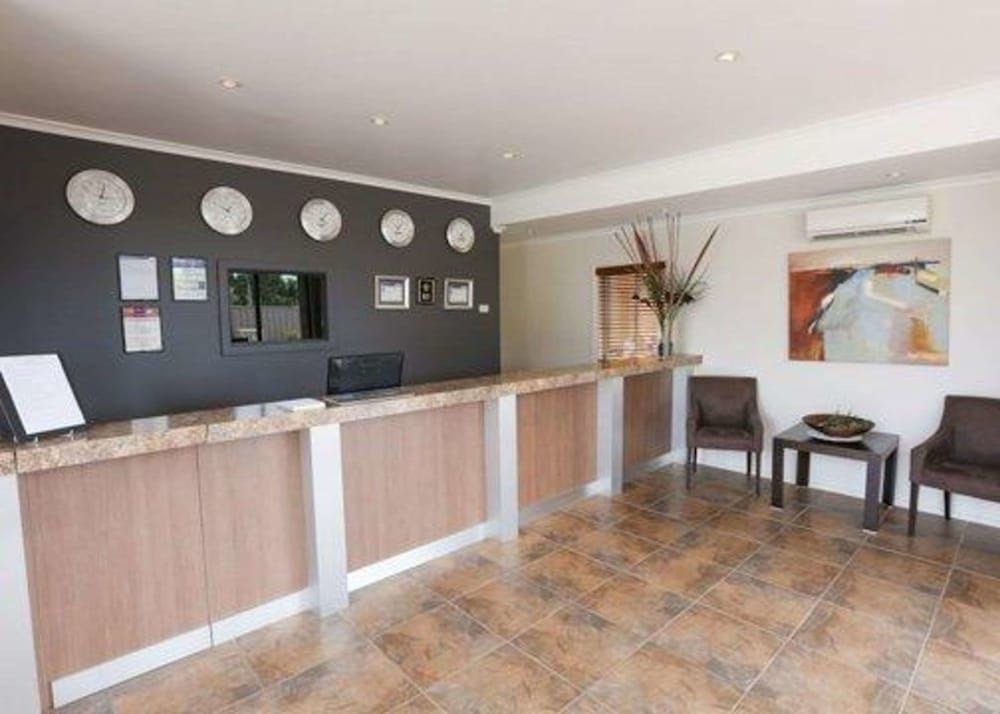 Comfort Inn Deakin Palms 2