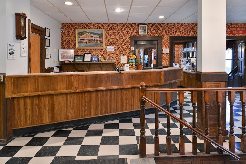 Canadas Best Value Inn Downtown Hotel Dawson City 3