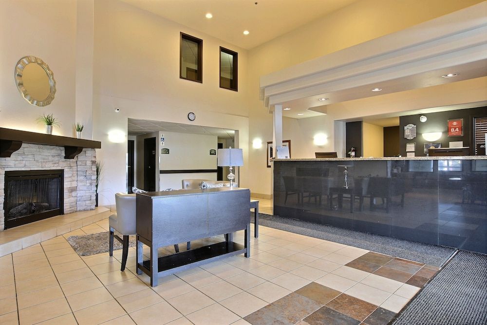 Super 8 by Wyndham Trois-Rivieres 2