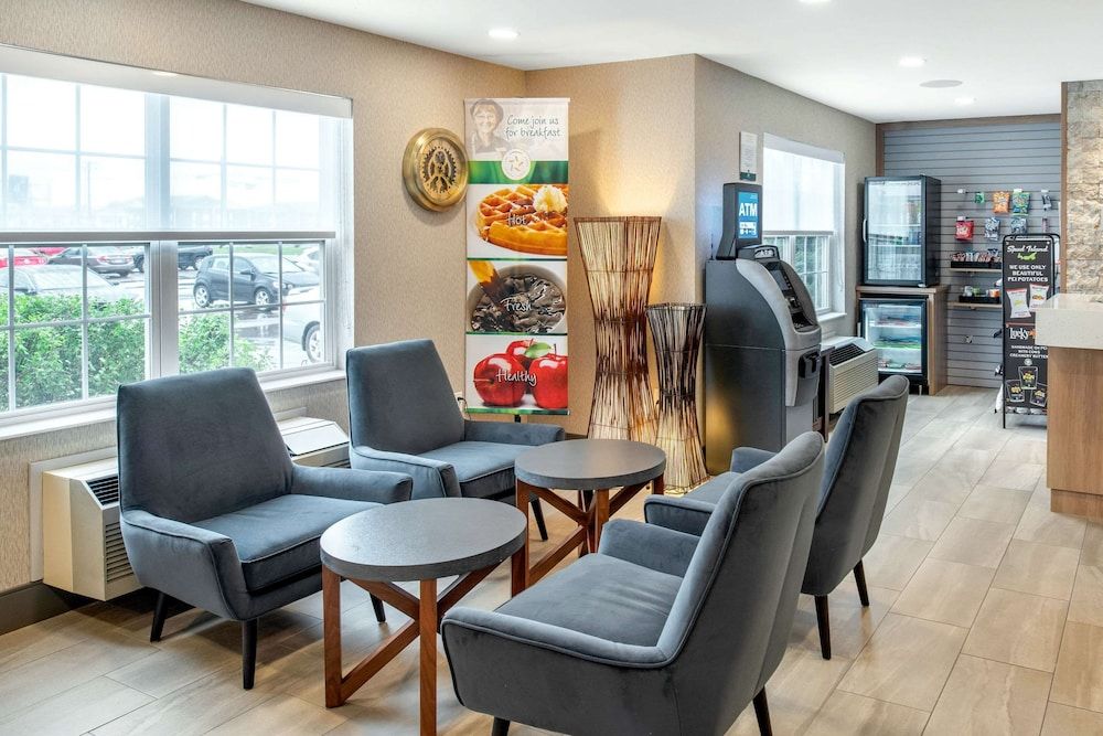 Quality Inn & Suites 3