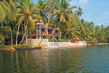 Beach and Lake Ayurvedic Resort 2