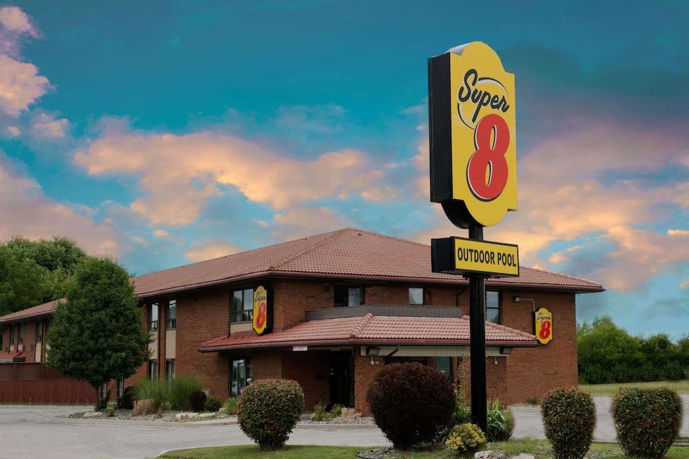 Super 8 by Wyndham Chatham