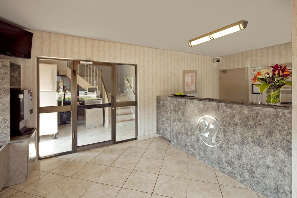 Canadas Best Value Inn Toronto 2
