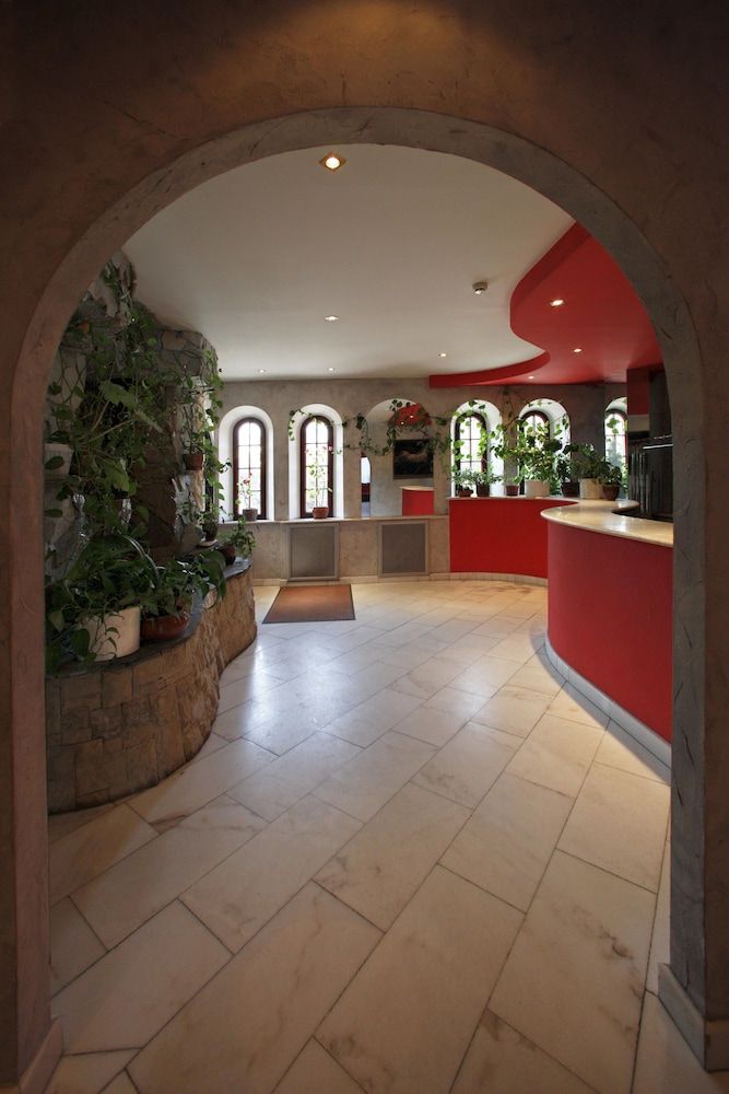 Ryan Johnson Hotel 3