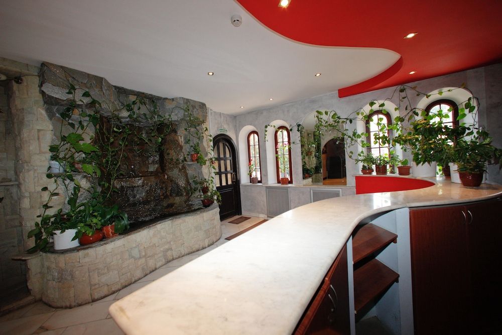 Ryan Johnson Hotel 2