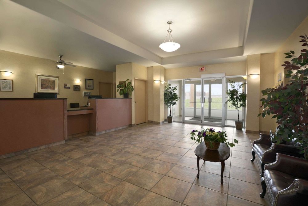 Days Inn by Wyndham Prince Albert 2