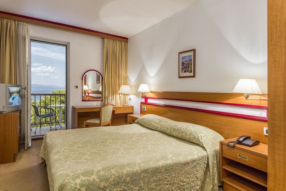 Horizont 4 stelle a Baška Voda