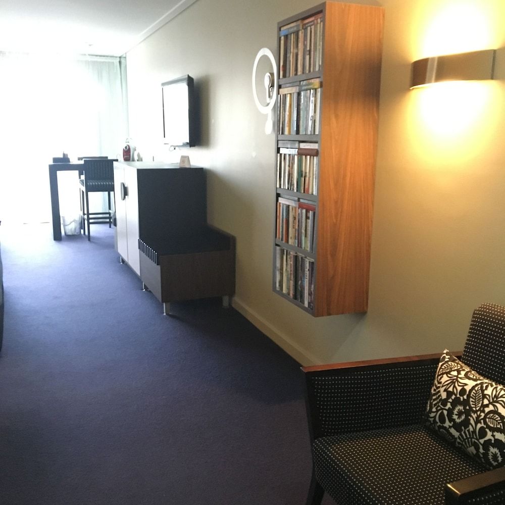 Quality Hotel Taylors Lakes 3