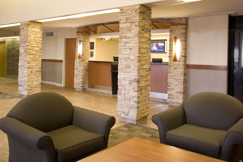 Woodlands Inn & Suites 3