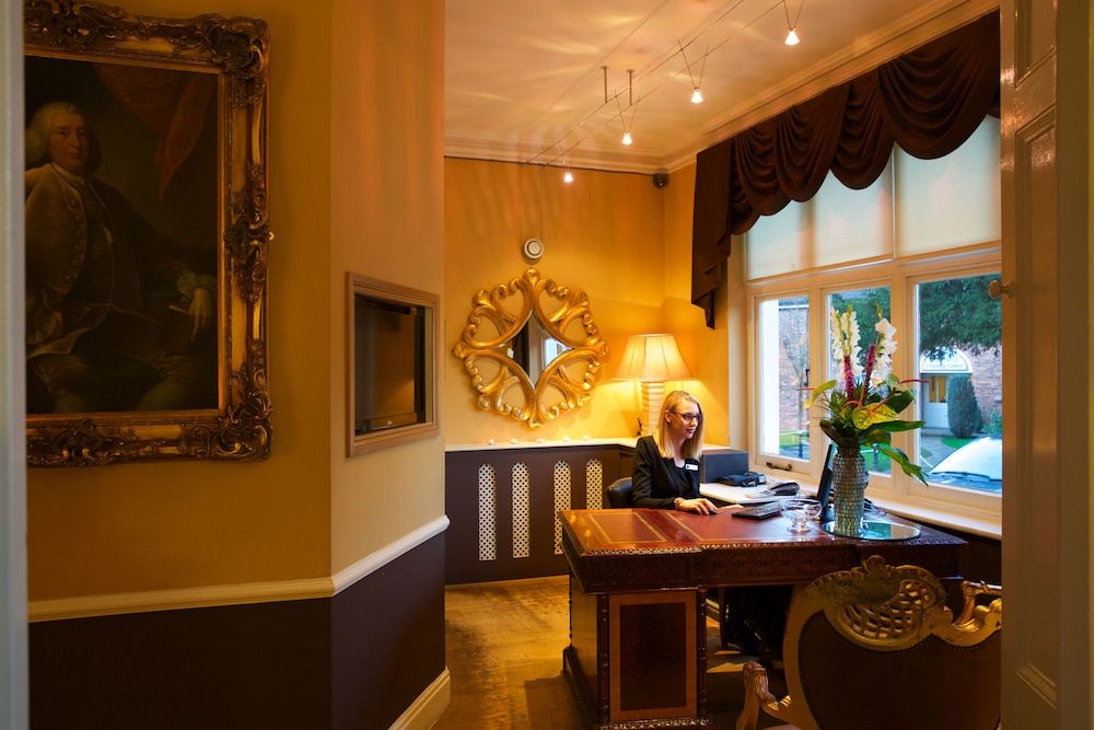 Hallmark Hotel Llyndir Hall 2