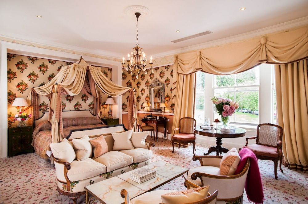 Summer Lodge Country House Hotel 3