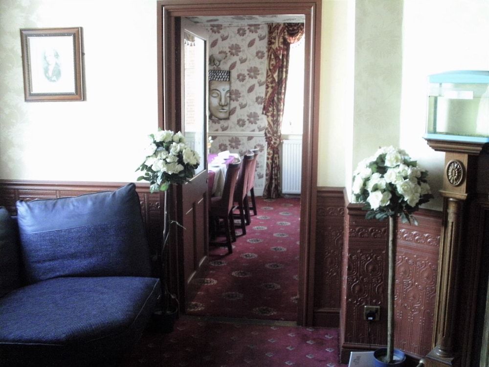 The Windmill Family and Commercial Hotel 2