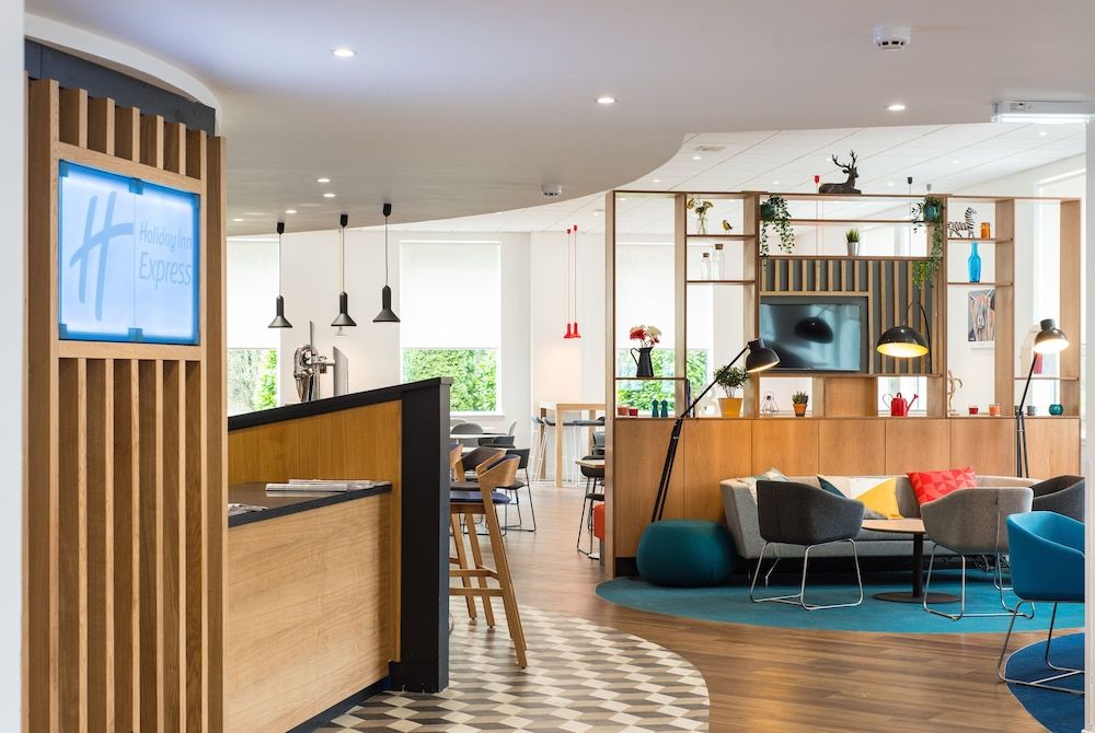 Holiday Inn Express Strathclyde Park M74 JCT 5 2