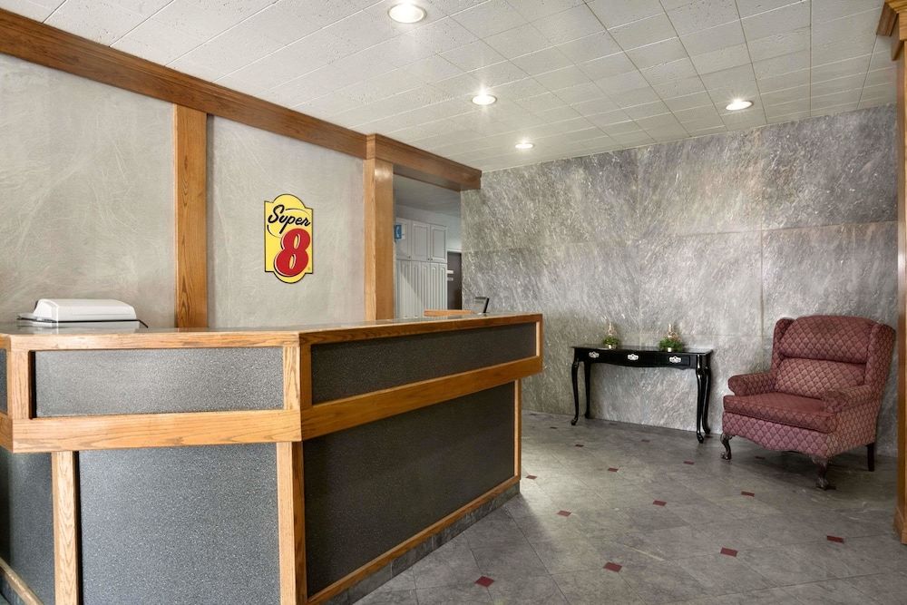 Super 8 by Wyndham Sarnia ON 2