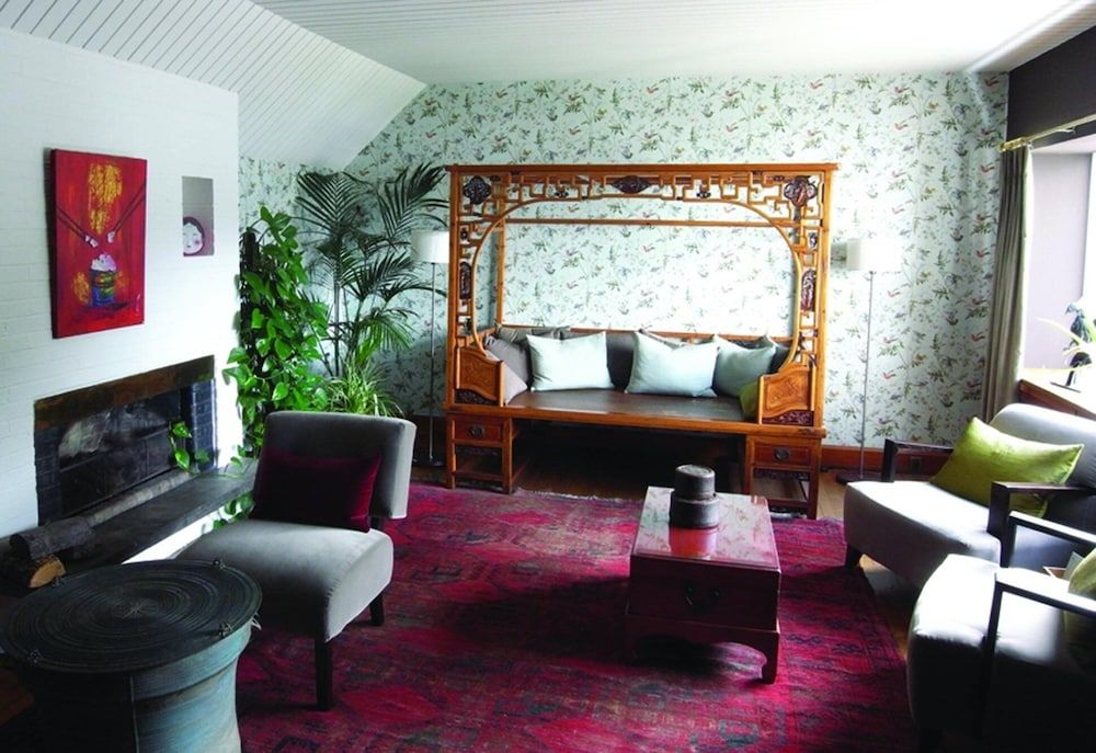 The Four Seasons Hotel 2