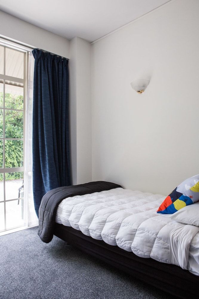 U Studios Paraparaumu Beach 3